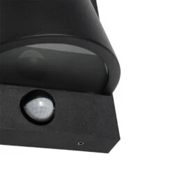 QAZQA Buitenwandlamp Zwart IP44 Met Bewegingsmelder - Femke 9 QAZQA Buitenwandlamp Zwart IP44 Met Bewegingsmelder - Femke -Huishoudelijke Artikelen Winkel 1000084683 0103