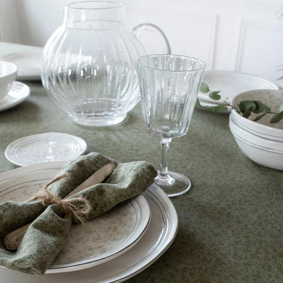 Laura Ashley Tafelkleed Sage Groen Wild Clematis 140x240cm 5 Laura Ashley Tafelkleed Sage Groen Wild Clematis 140x240cm - Afbeelding 3